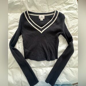 Crop black sweater